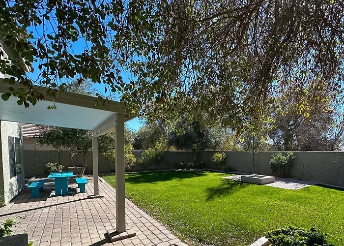 30 Day Perfect For Work Holiday home Goodyear